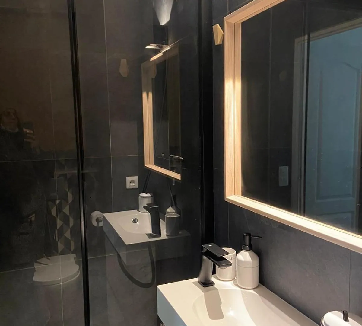 Ferienwohnung Basilica Of The Sacred Heart 10 Min Walk, M 12 And 4 Paris Apartment