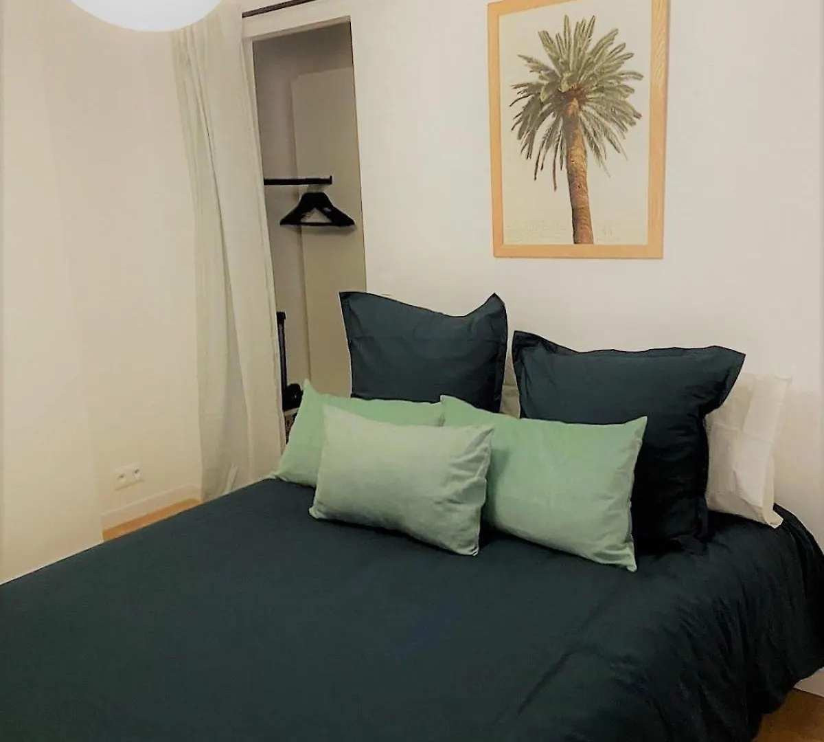 Basilica Of The Sacred Heart 10 Min Walk, M 12 And 4 Apartment Paris 0*,  France